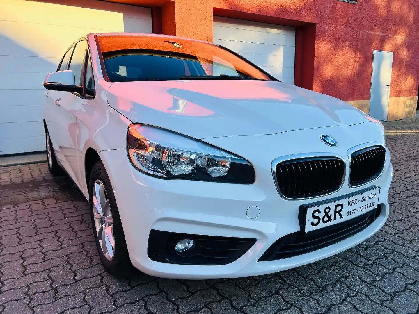BMW 218 2 Active Tourer 218 i Advantage Weiß - 1
