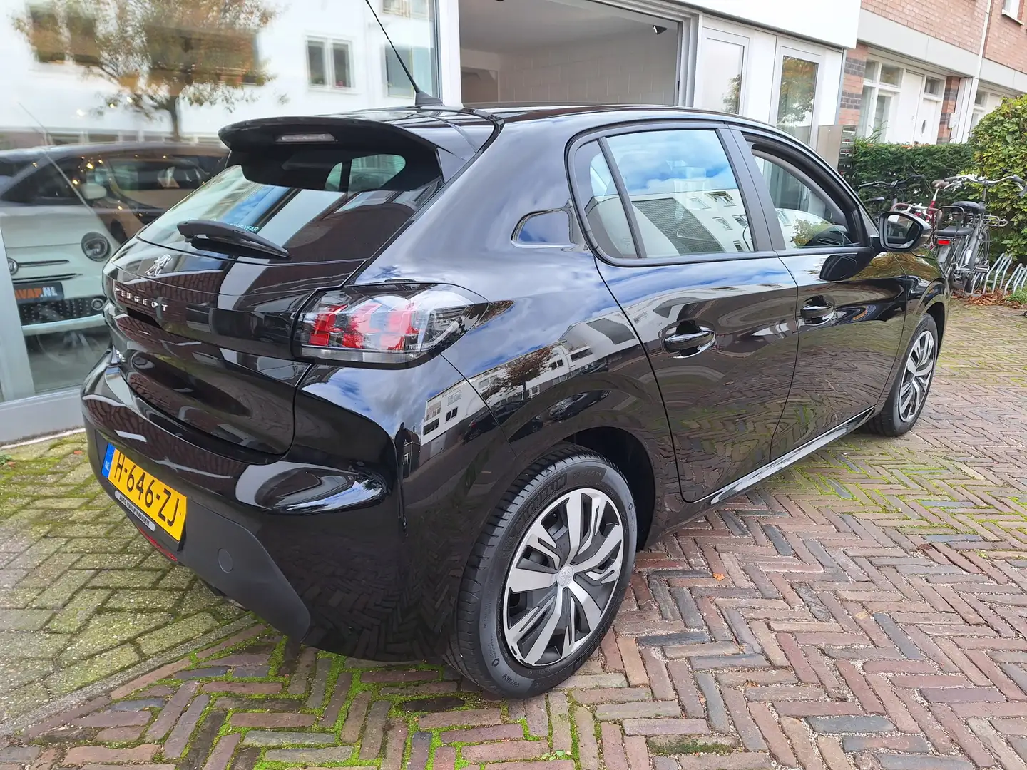 Peugeot 208 1.2 PureTech Active /Navi/Apple/Android/1e Eig/Cru Zwart - 2