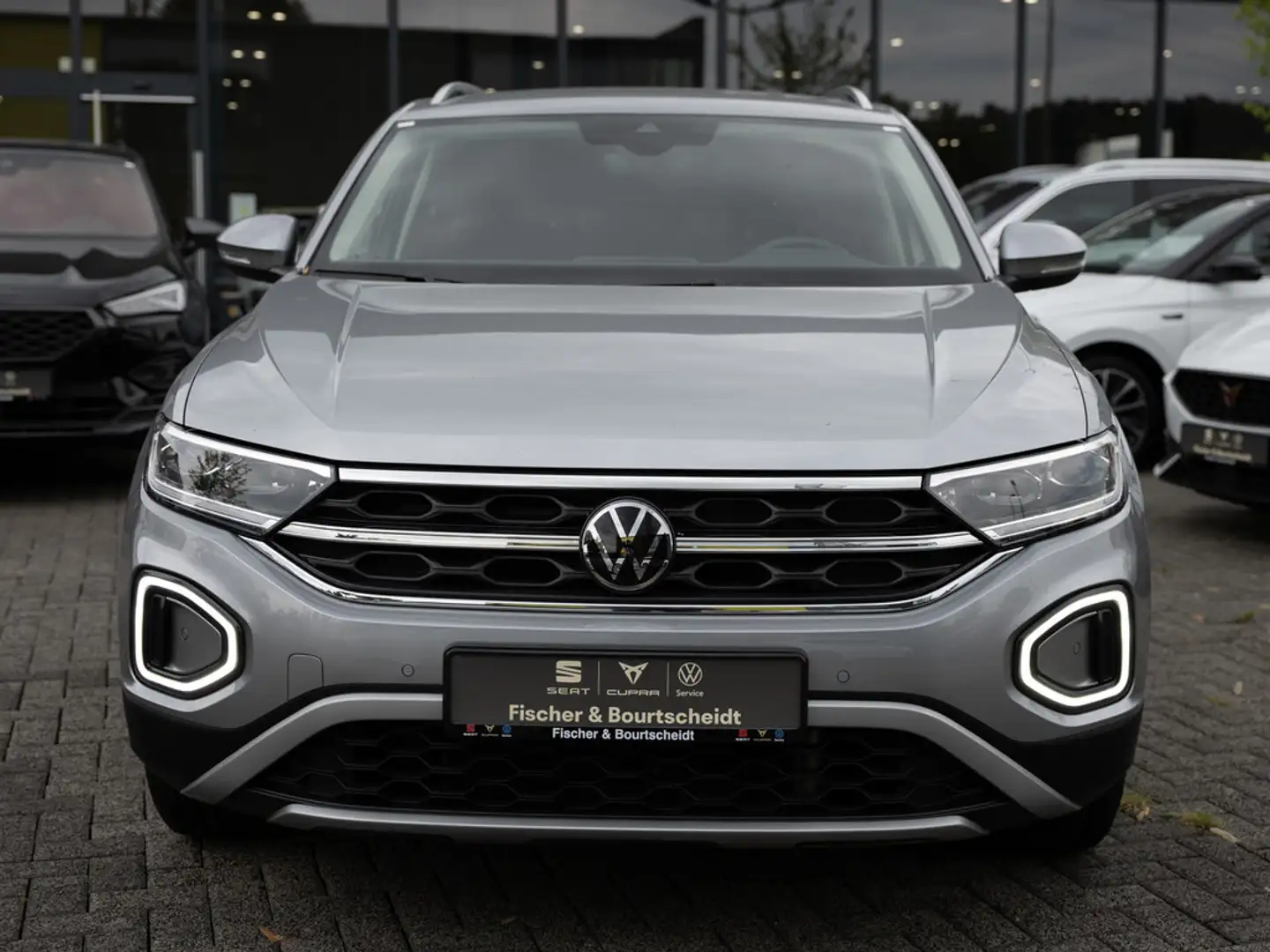 Volkswagen T-Roc 1.5 TSI Style DSG NAVI KAM LED SHZ APP Silber - 2