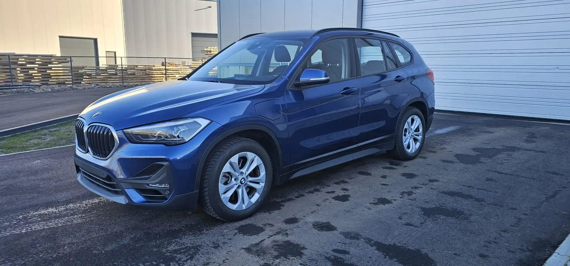BMW X1 xDrive25e Azul - 1
