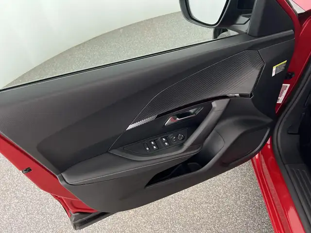 Peugeot 2008 view 11