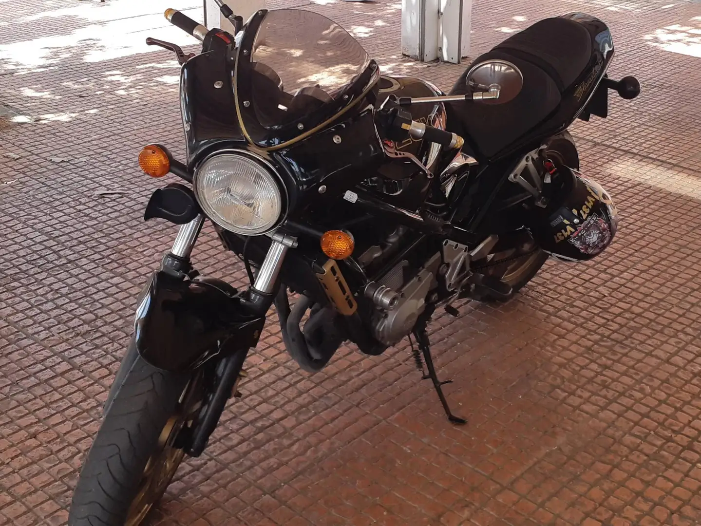 Suzuki Bandit 400 GSF Negro - 1