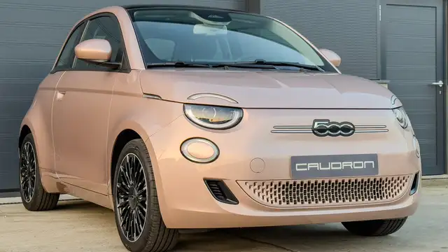 Fiat 500e 87 kW Icone Plus / Panoramisch / Carplay / Garant