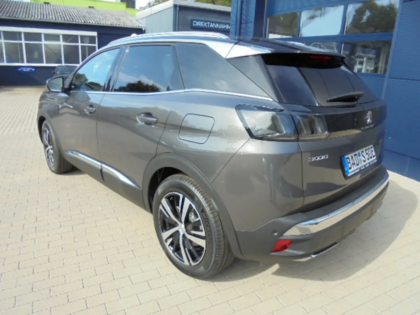 Peugeot 3008 GT HYBRID 225 e-EAT8 Grigio - 2