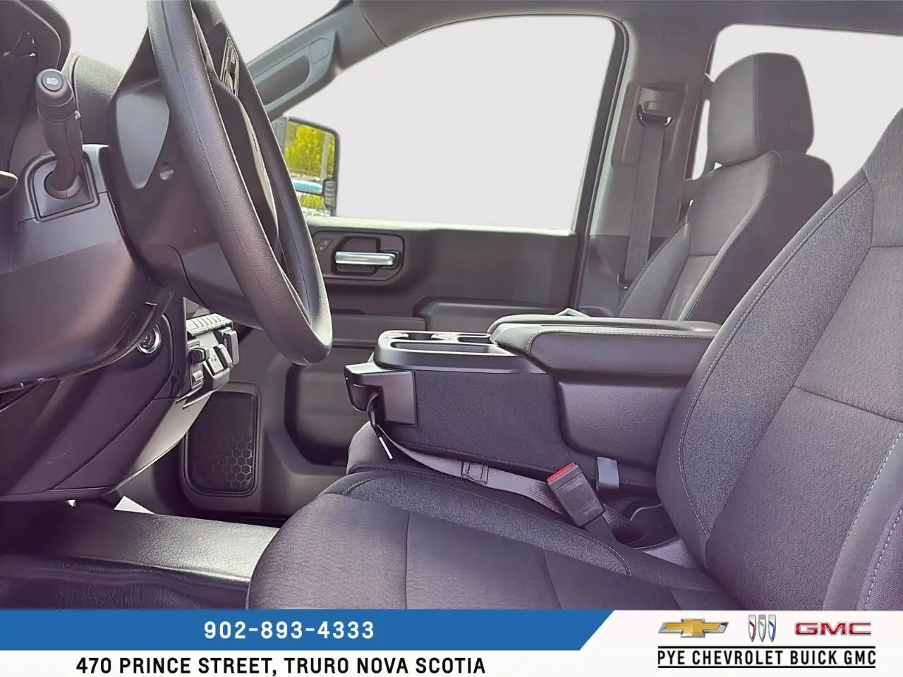GMC Sierra 3500HD снимка GMC Sierra 3500HD