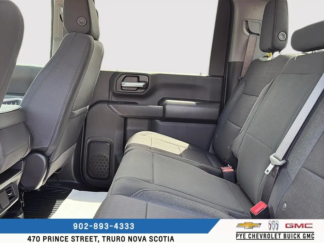 GMC Sierra 3500HD снимка GMC Sierra 3500HD