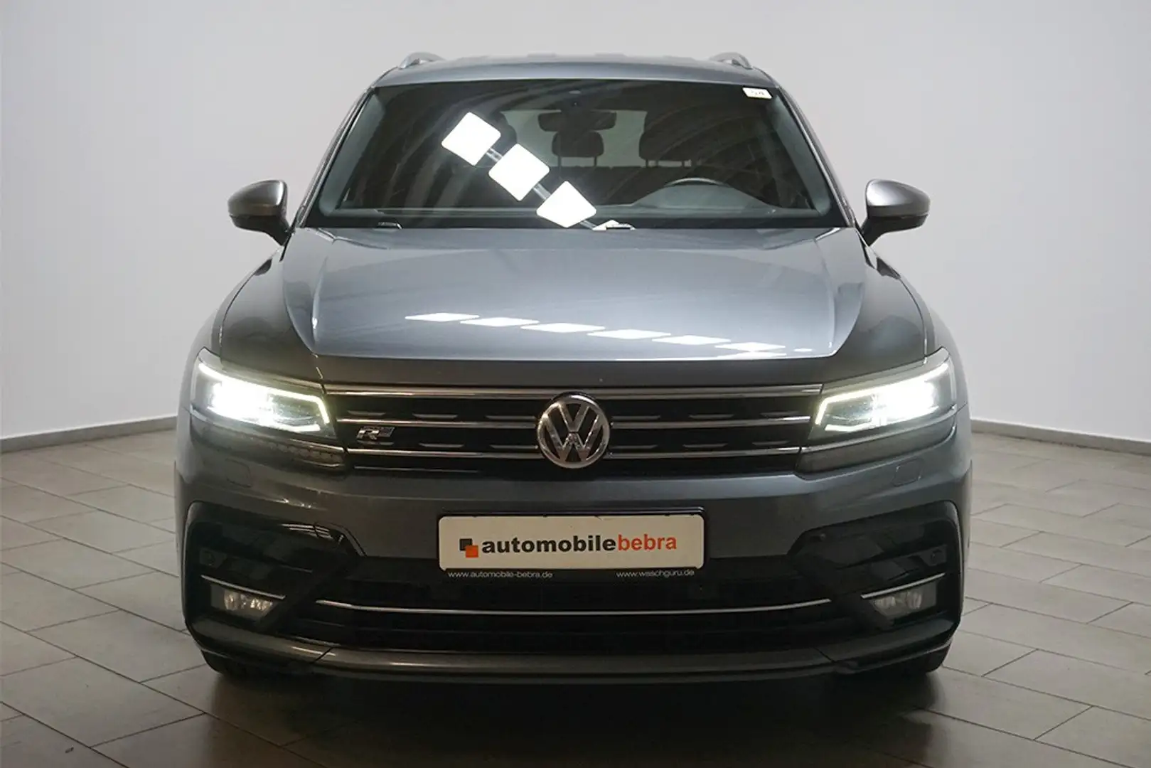 Volkswagen Tiguan Allspace 2.0TDI DSG 2xR-Line 4M AHK 19 Grijs - 2