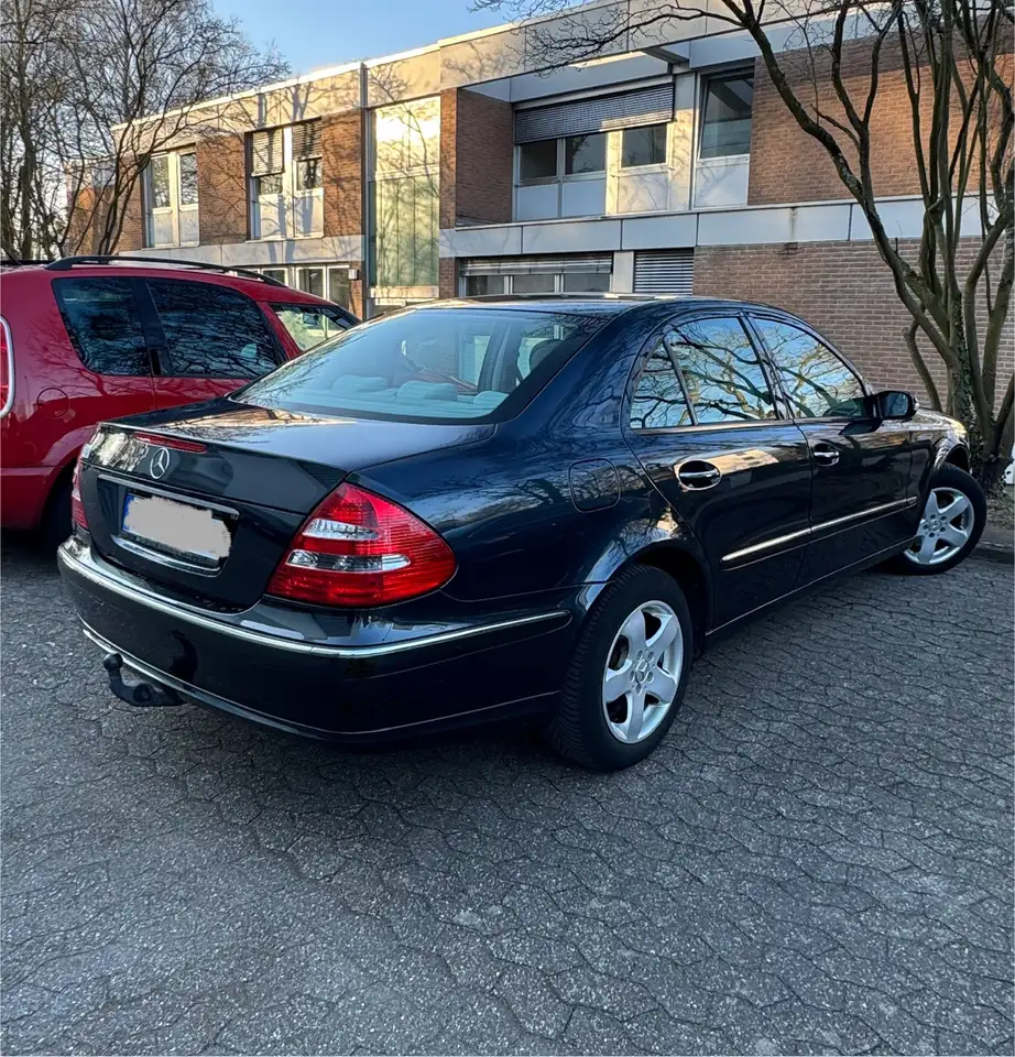 Mercedes-Benz E 220