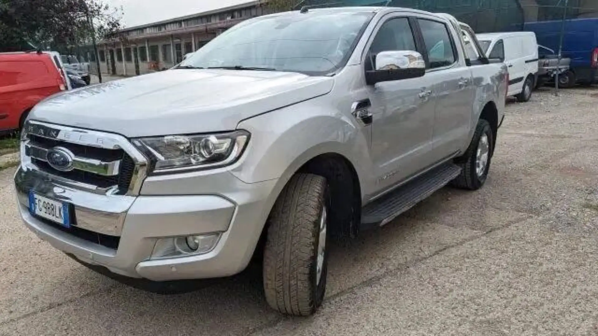Ford Ranger 2.2 tdci double cab Limited 160cv auto Argento - 1