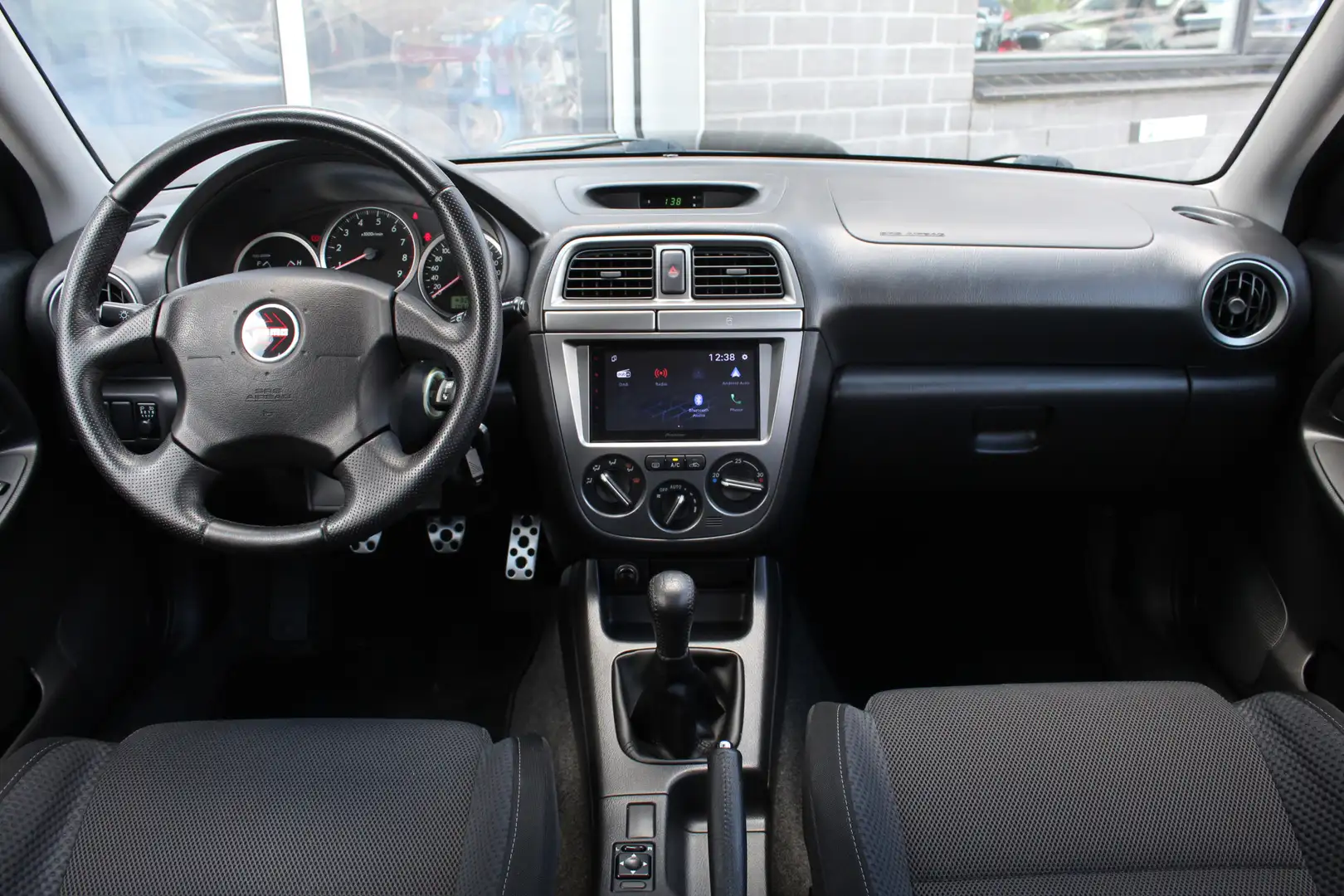 Subaru Impreza 2.0 WRX AWD / 225 PK / Clima / Carplay / N.A.P. Black - 2