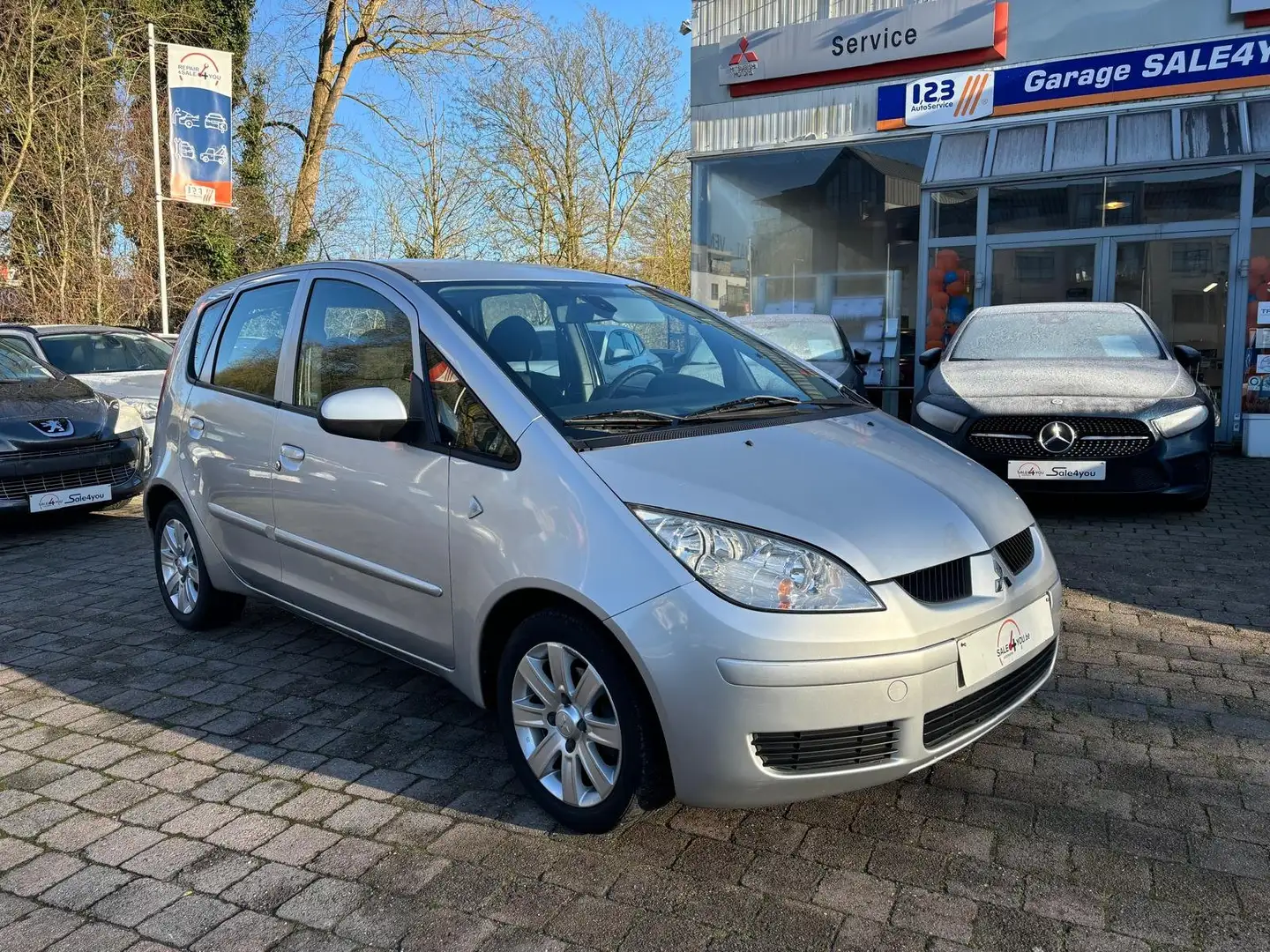 Mitsubishi Colt 1.3i 16v Invite Allshift Gris - 2