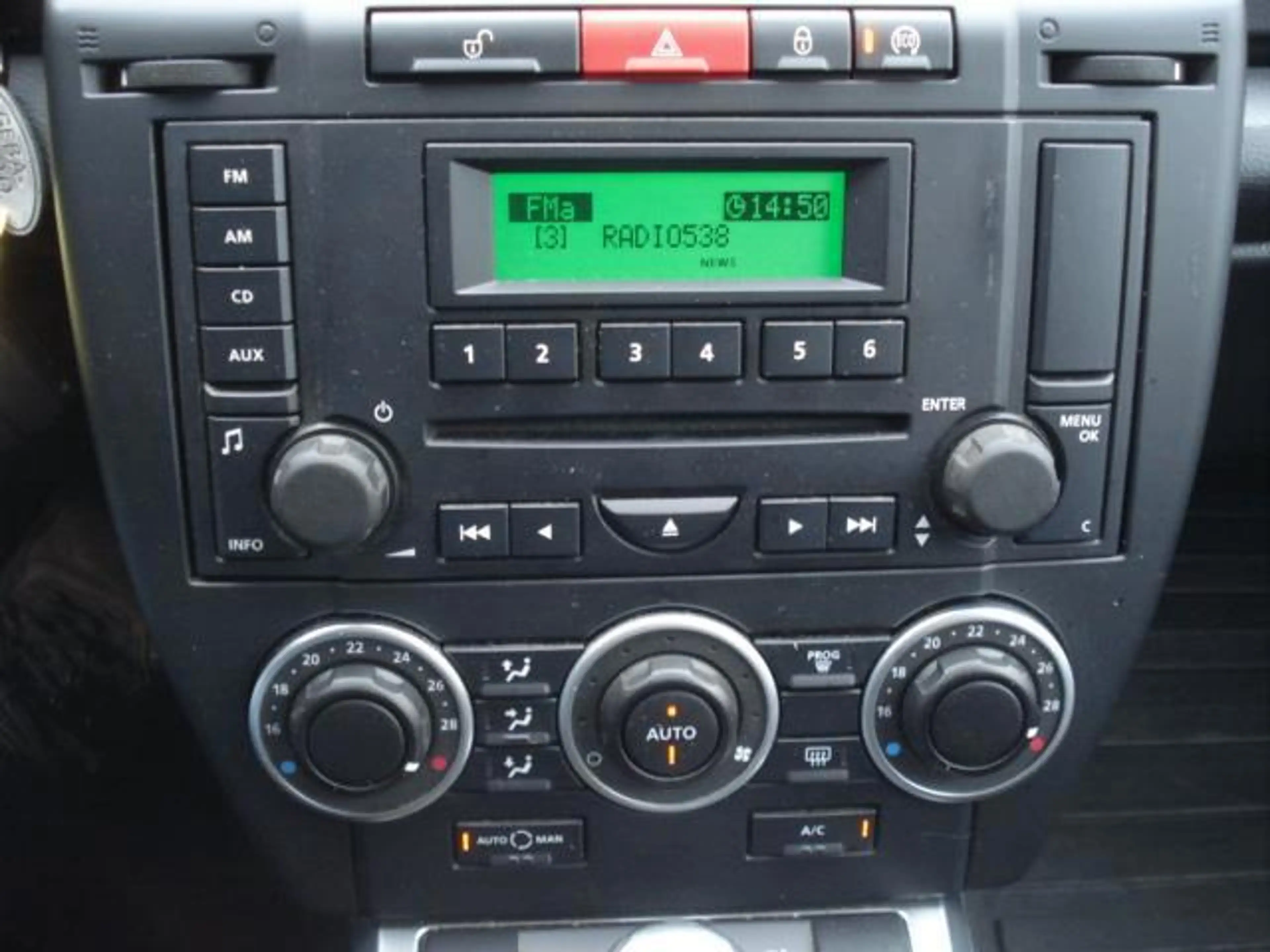 Land Rover Freelander 2.2 TD4e E Van — photo 8