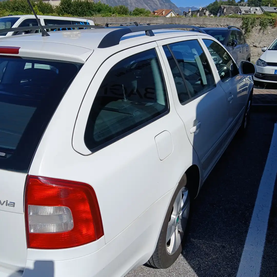 Skoda Octavia Wagon 2.0 tdi cr Ambition fap - 2