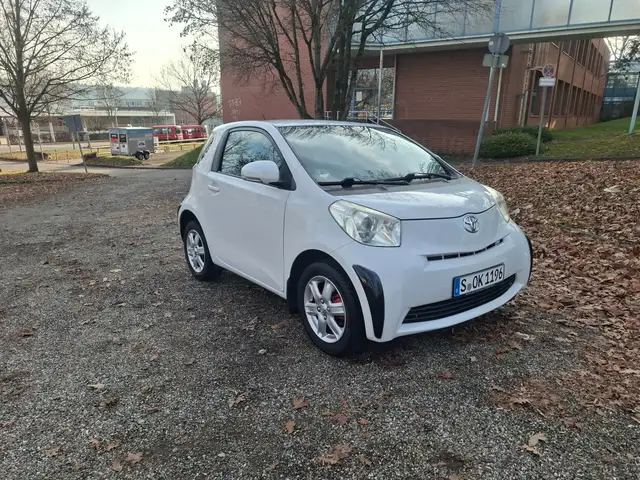 Toyota iQ
