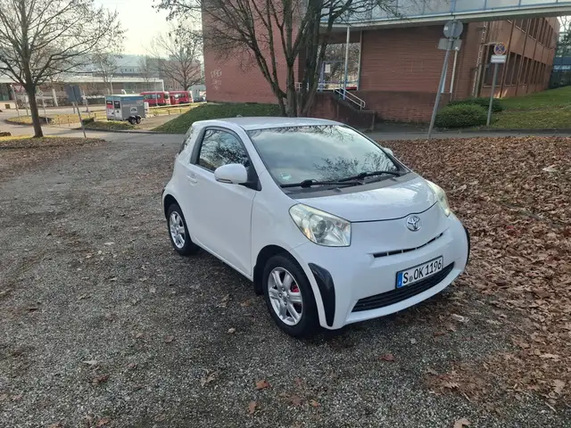 Toyota iQ