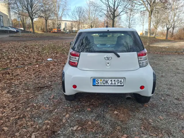 Toyota iQ