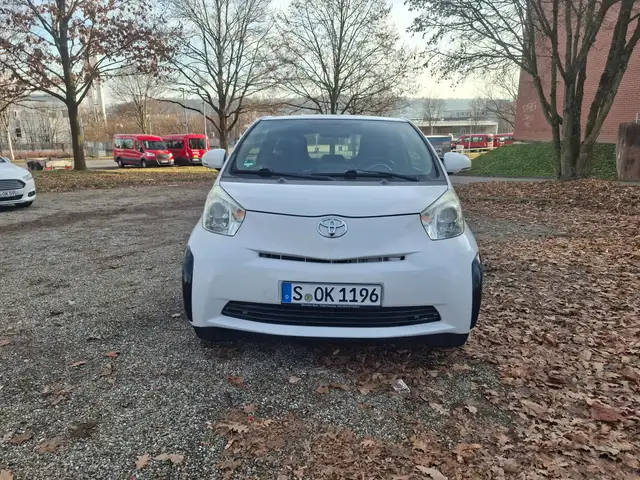 Toyota iQ