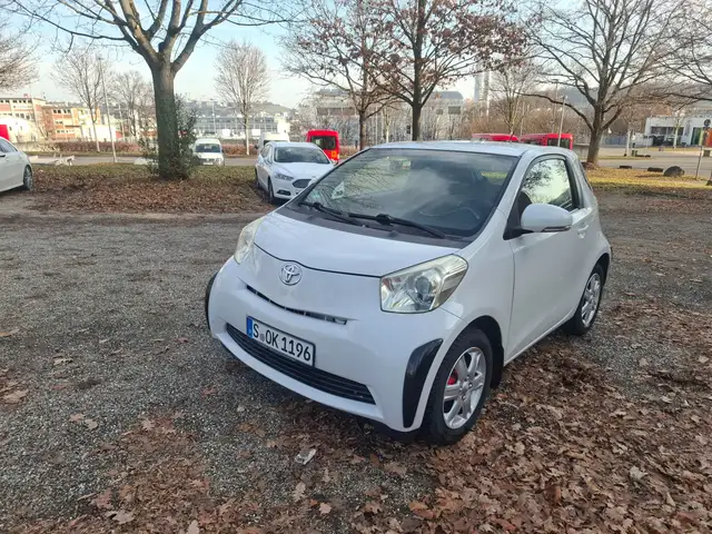 Toyota iQ