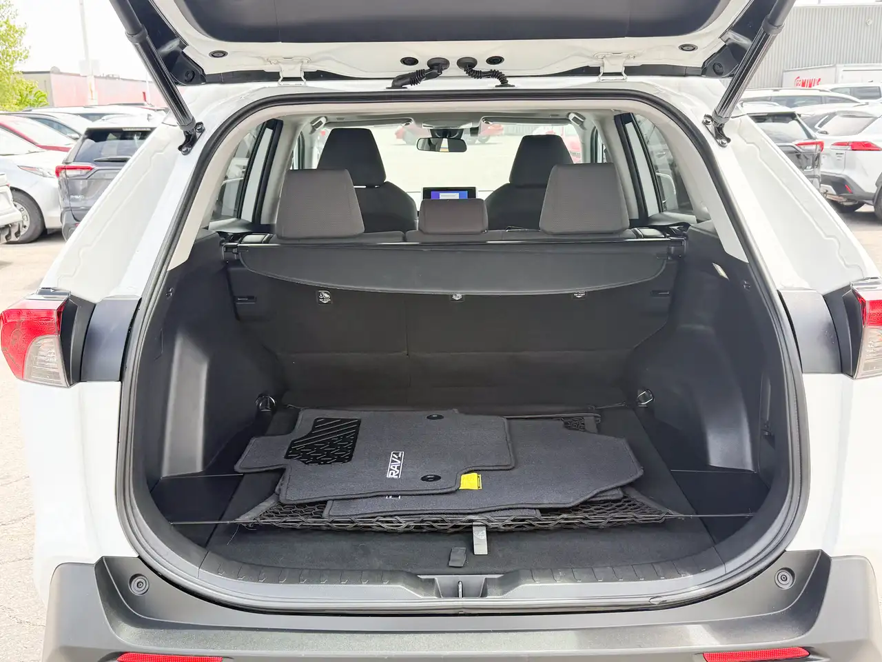 Toyota RAV 4 снимка Toyota RAV 4