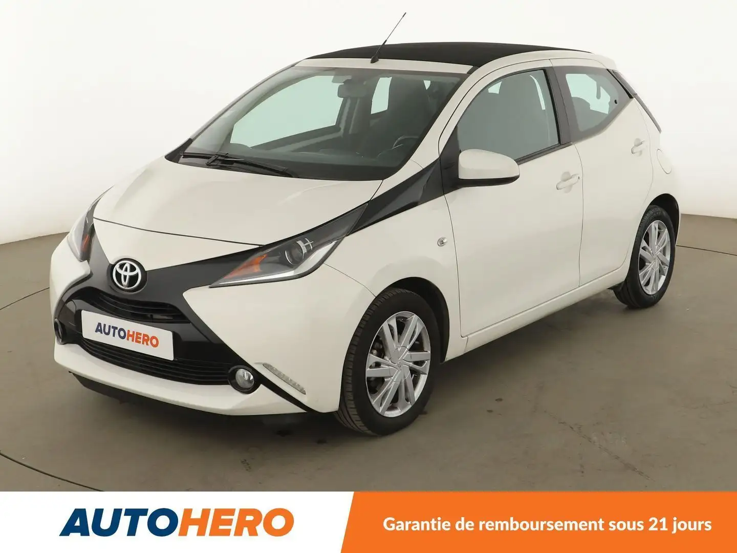 Toyota Aygo 1.0 VVT-i X-Wave Blanc - 1