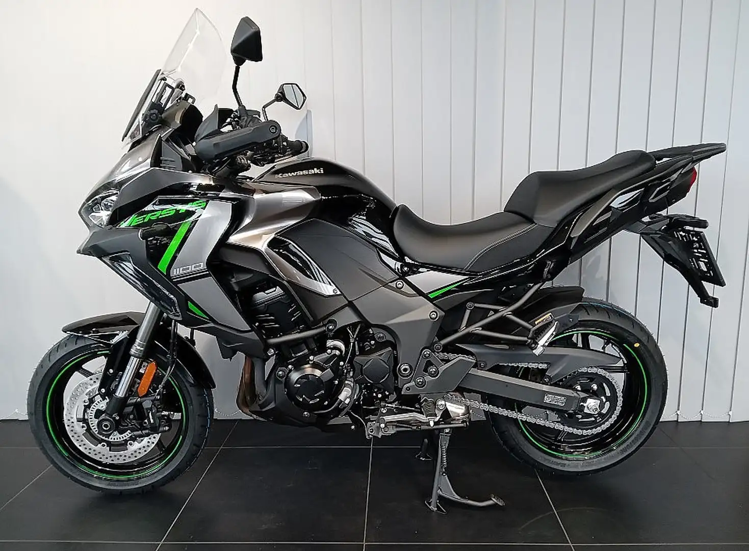 Kawasaki Versys 1100 SE Schwarz - 2