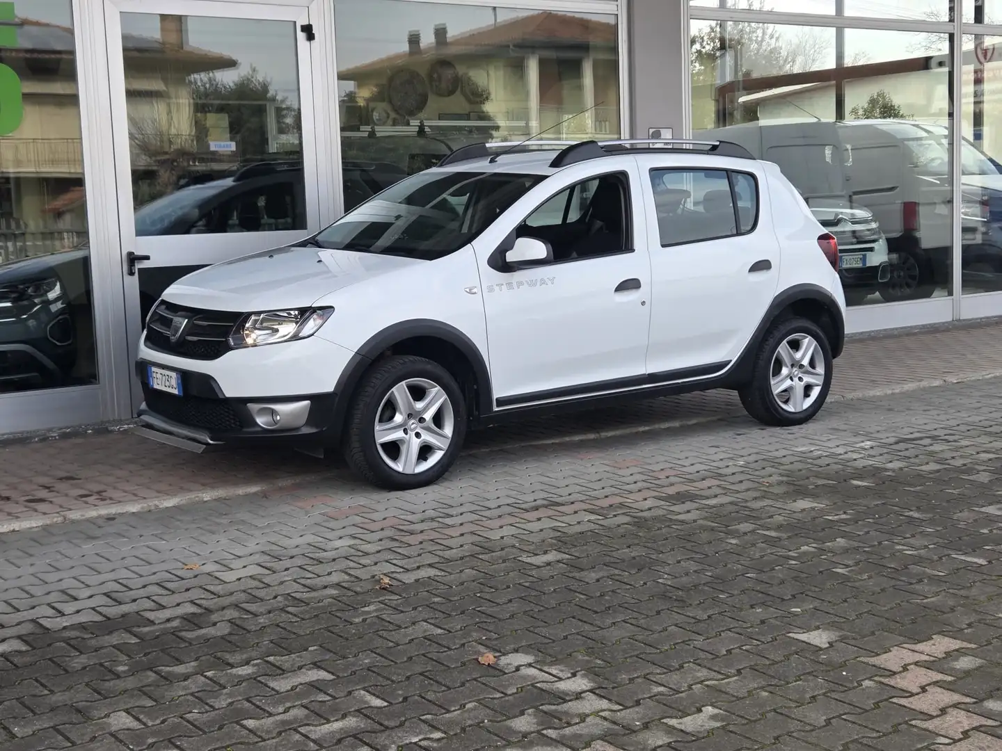 Dacia Sandero Sandero Stepway Stepway 0.9 tce (prestige) Gpl s Blanc - 1
