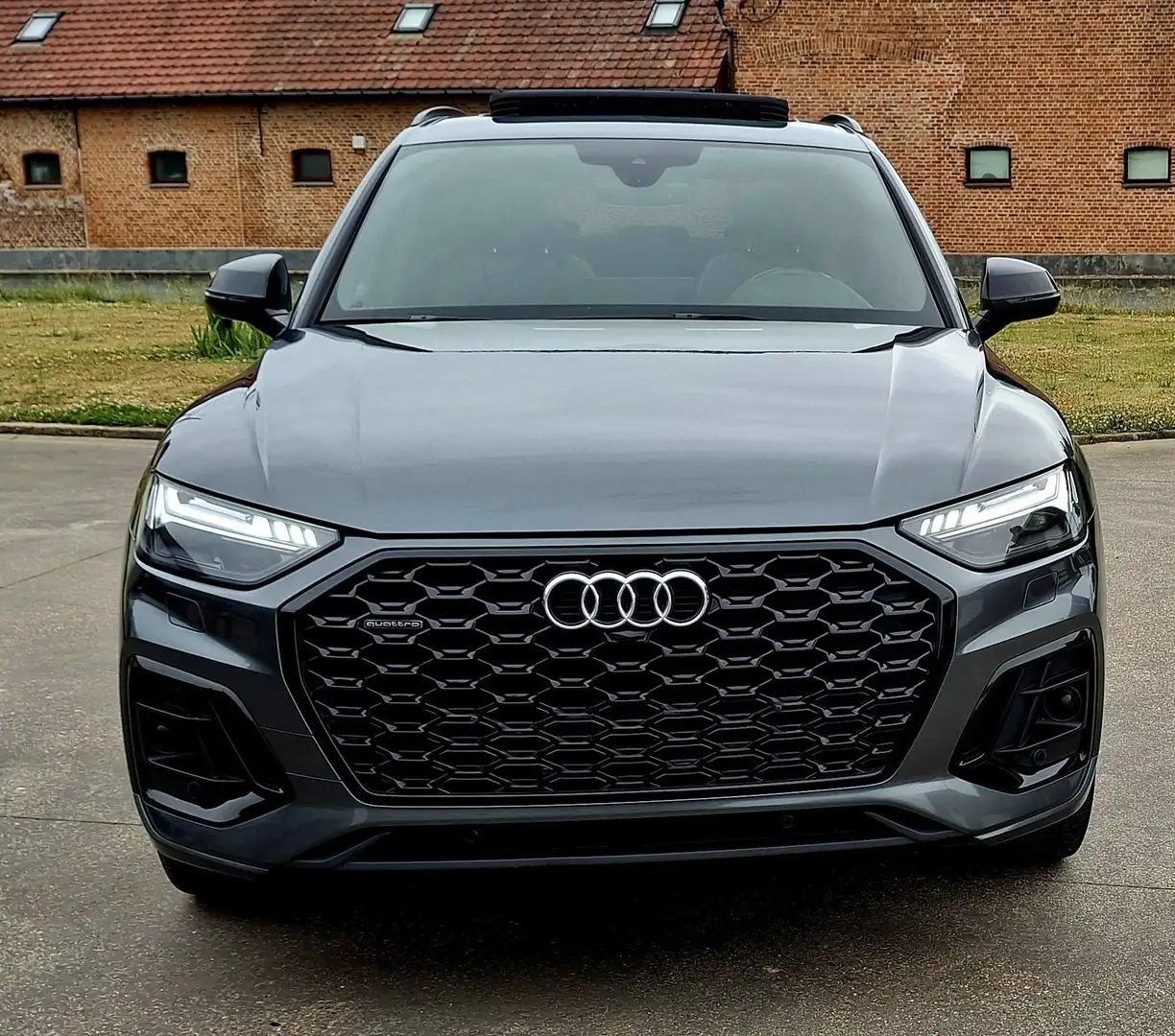 Audi Q5 40 TDI Sportback quattro S tronic line Grijs - 2