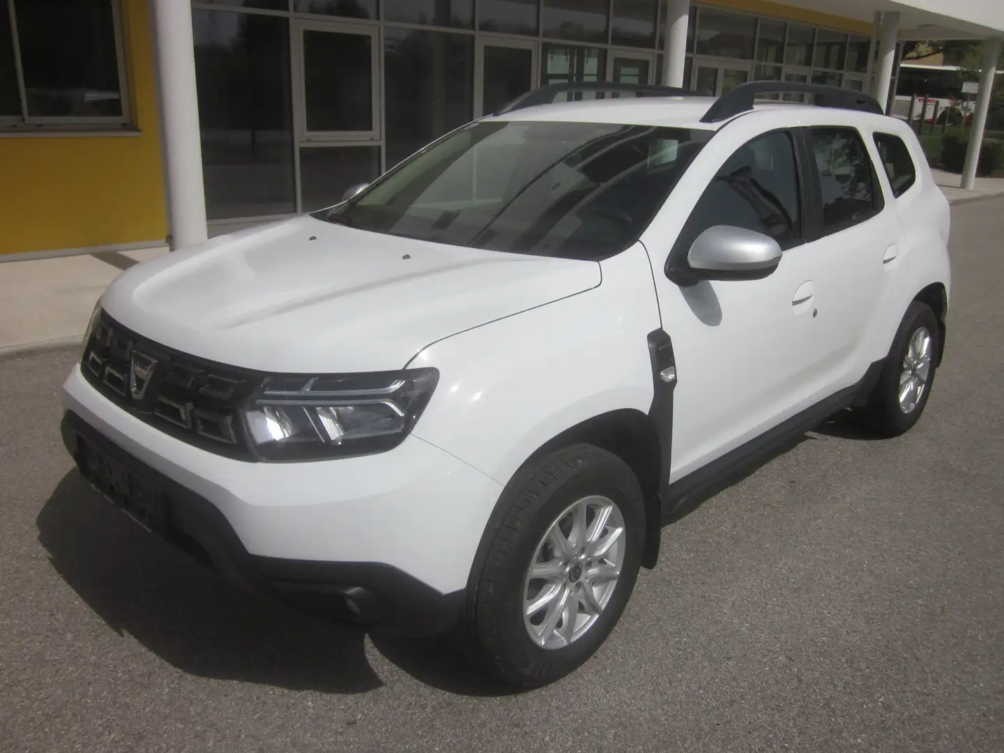 Dacia Duster Comfort 4WD Allrad *8-Fach Bereift*AHK* Weiß - 1