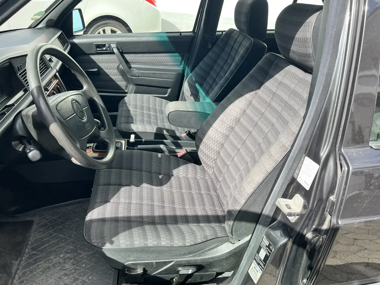 Mercedes-Benz 190 E 2.0, foto 5