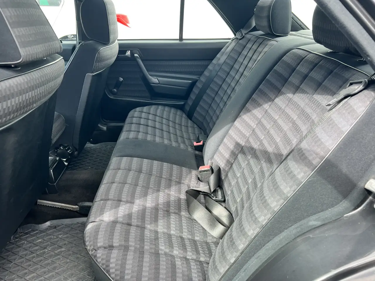 Mercedes-Benz 190 E 2.0, foto 6
