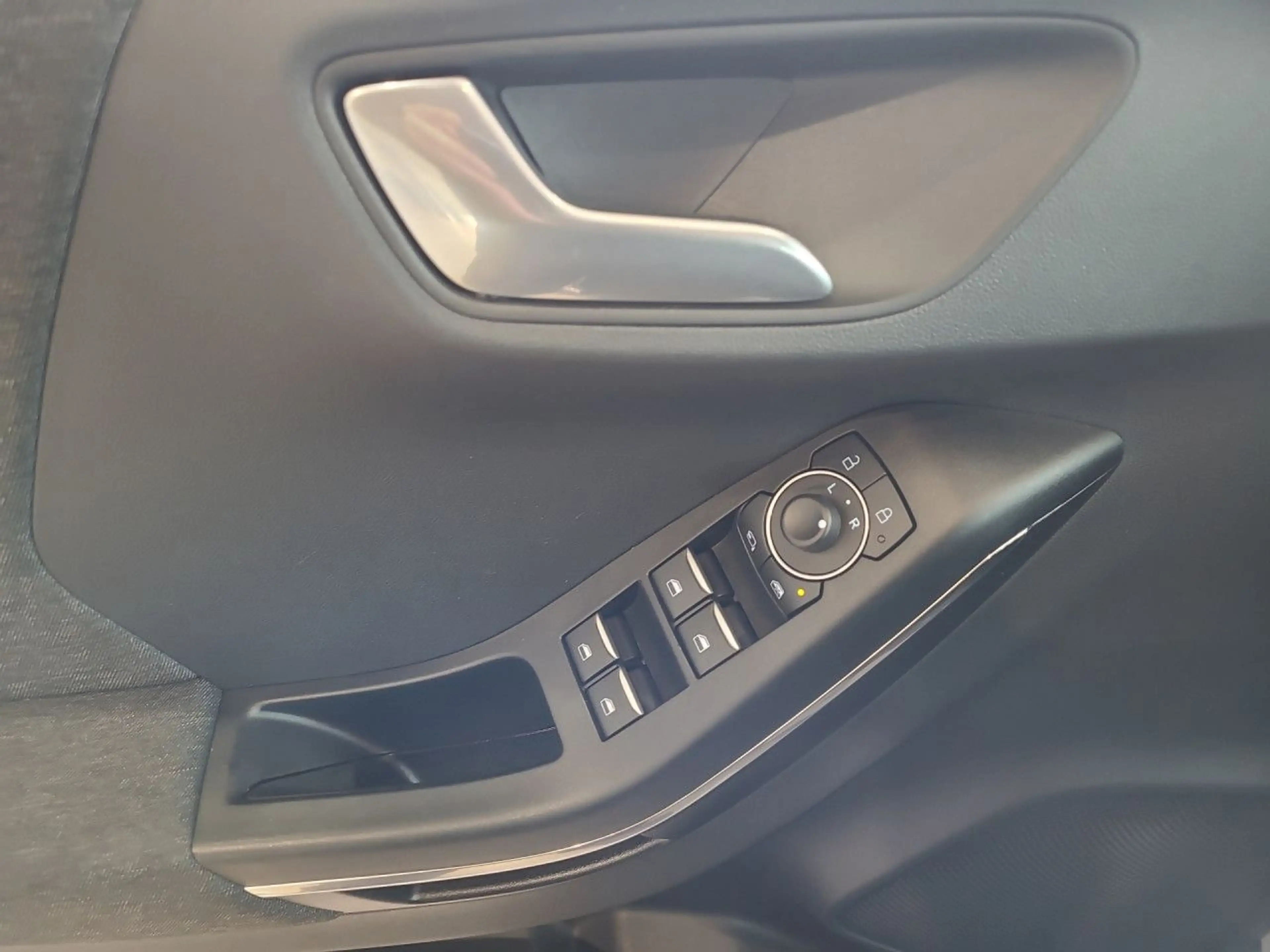 Ford Puma Titanium Bluetooth Navi LED Klima el. Fenster — photo 8