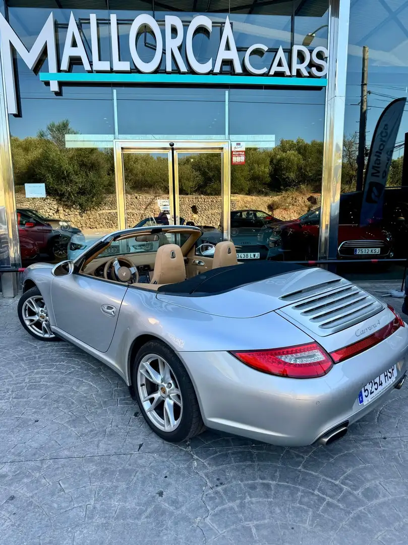 Porsche 911 Carrera Beige - 2