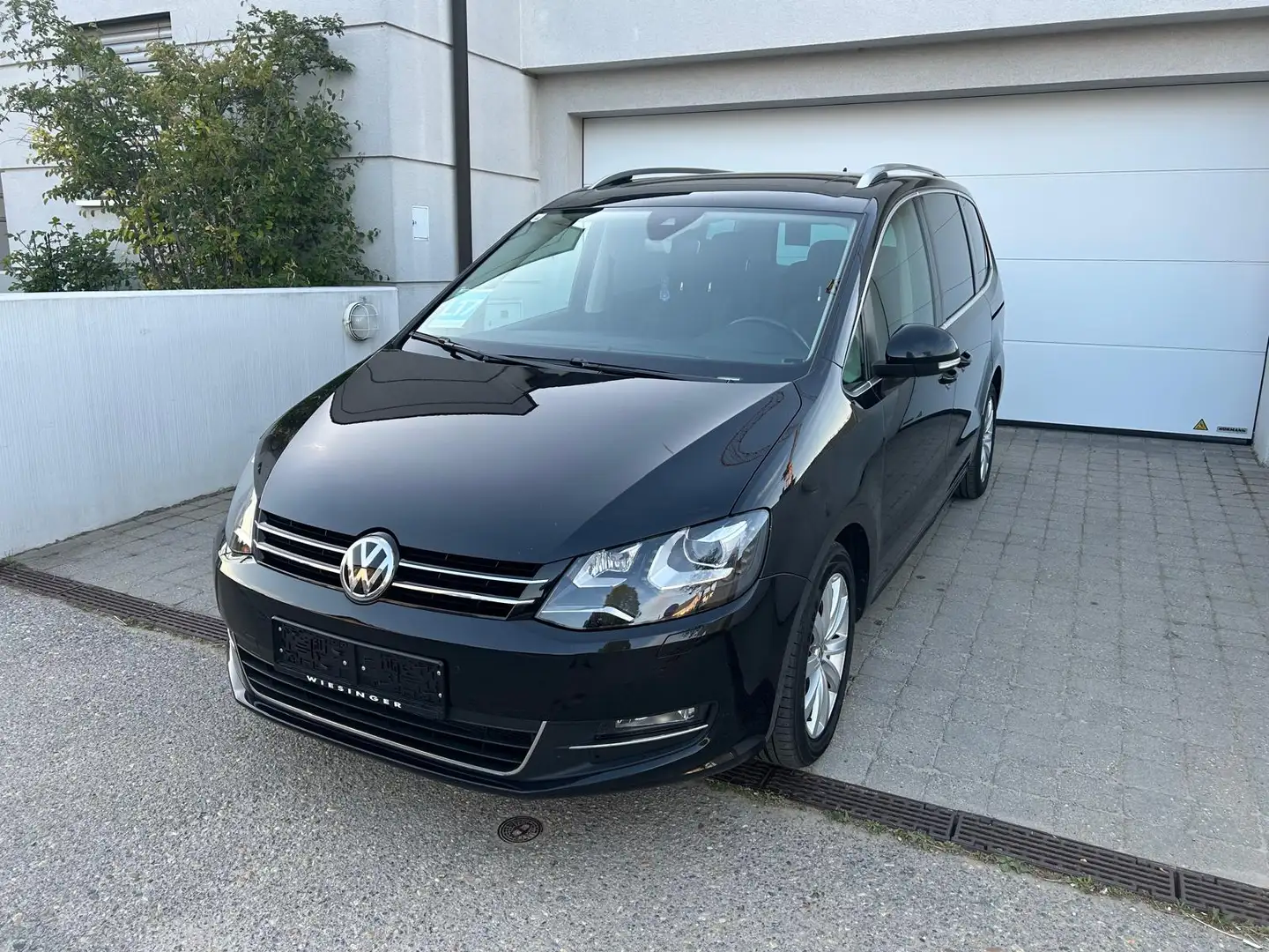 Volkswagen Sharan Sharan Highline BMT SCR 2,0 TDI 4Motion Highline Schwarz - 1