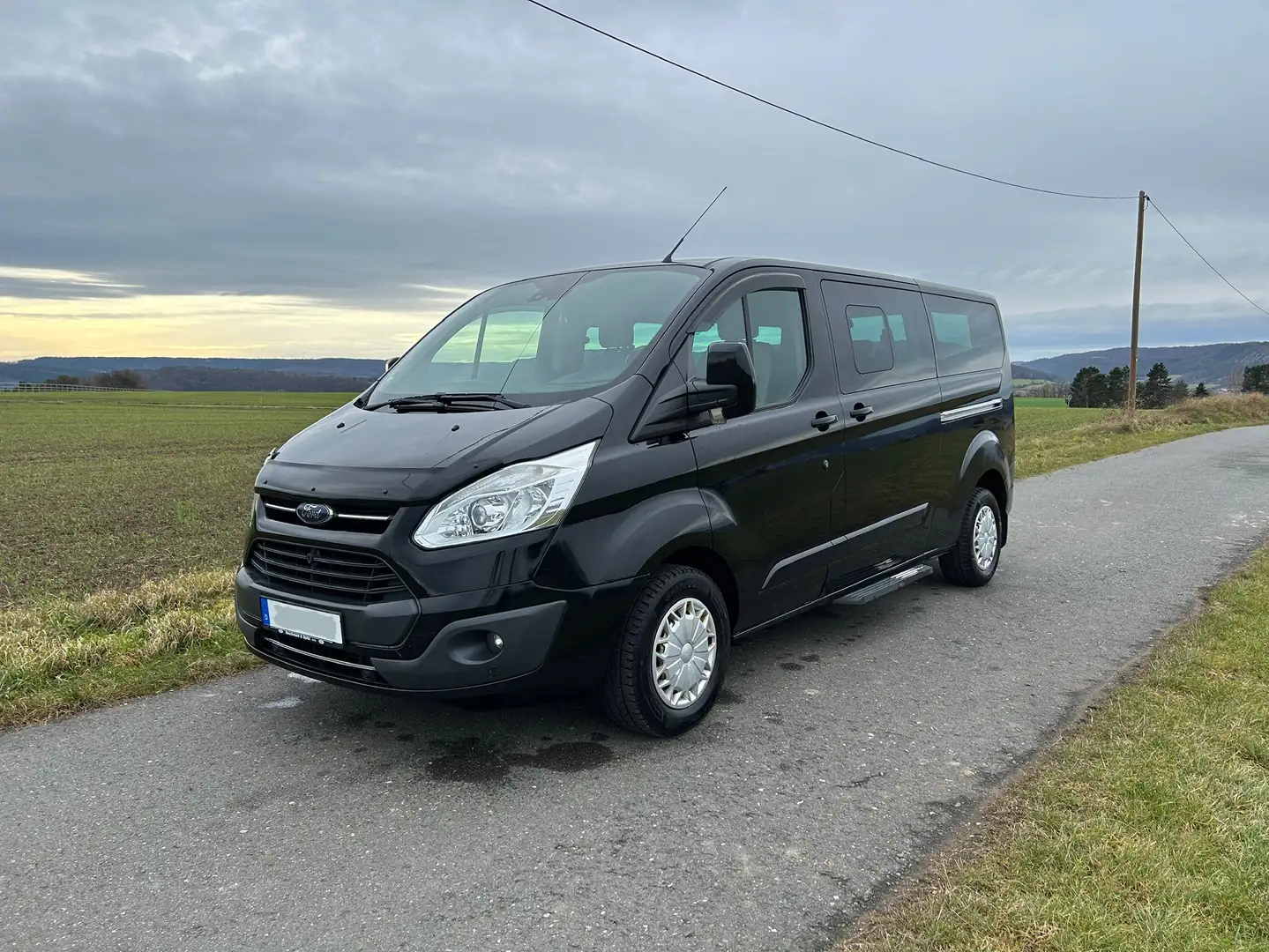 Ford Tourneo Custom 310 L2H1 VA Titanium*TÜV-2027*Top Schwarz - 2