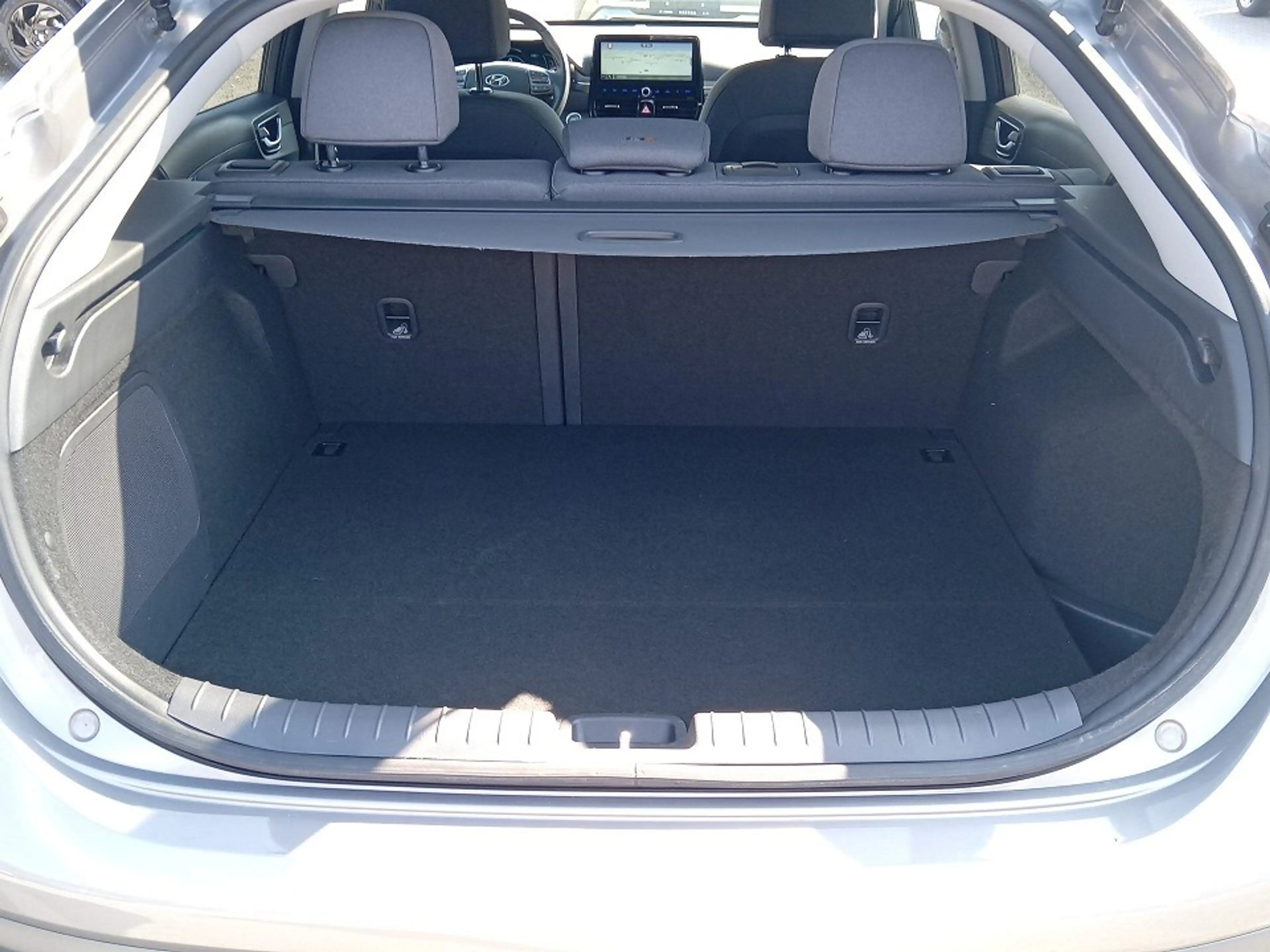 Hyundai IONIQ — photo 12