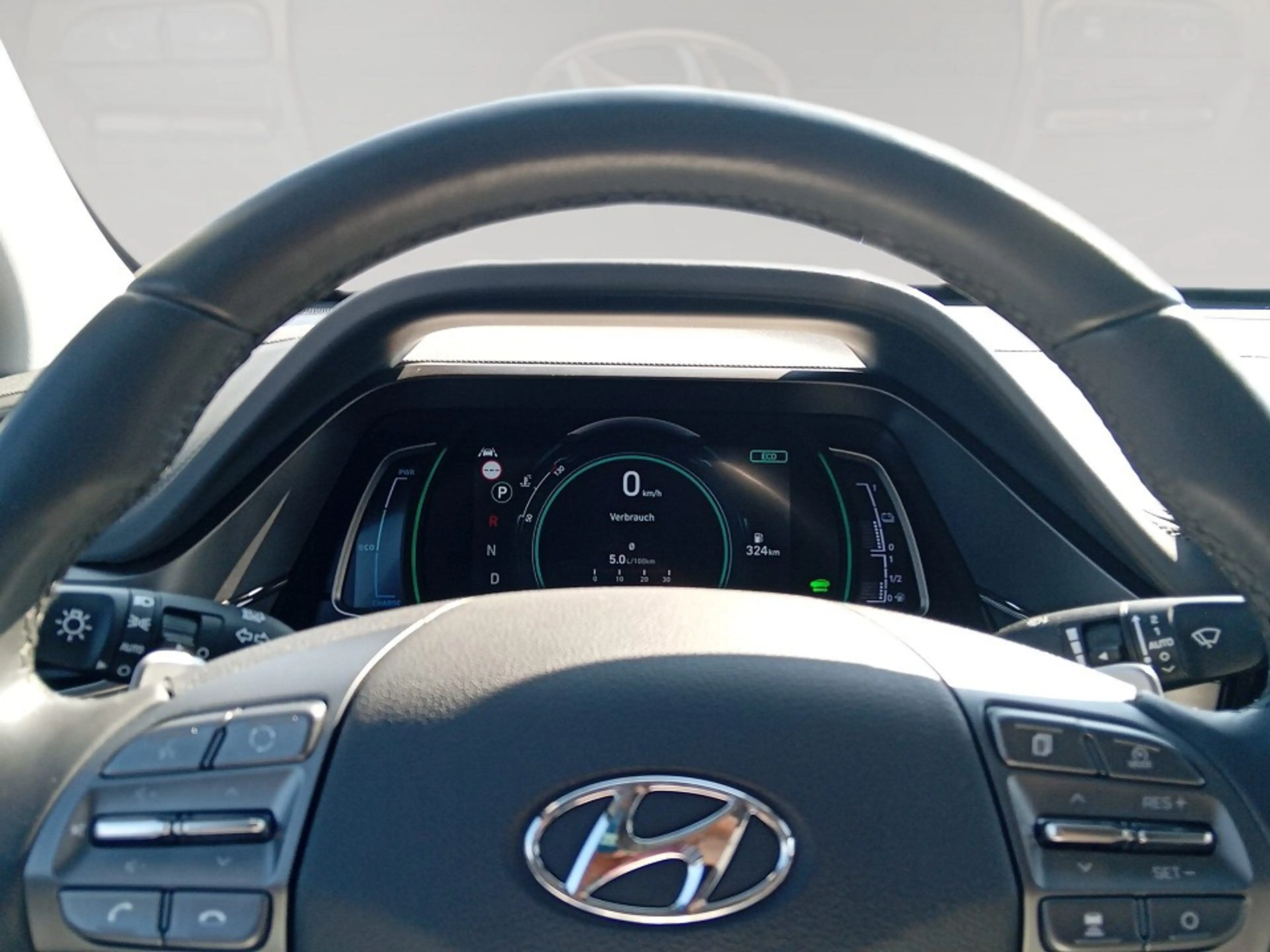 Hyundai IONIQ — photo 8