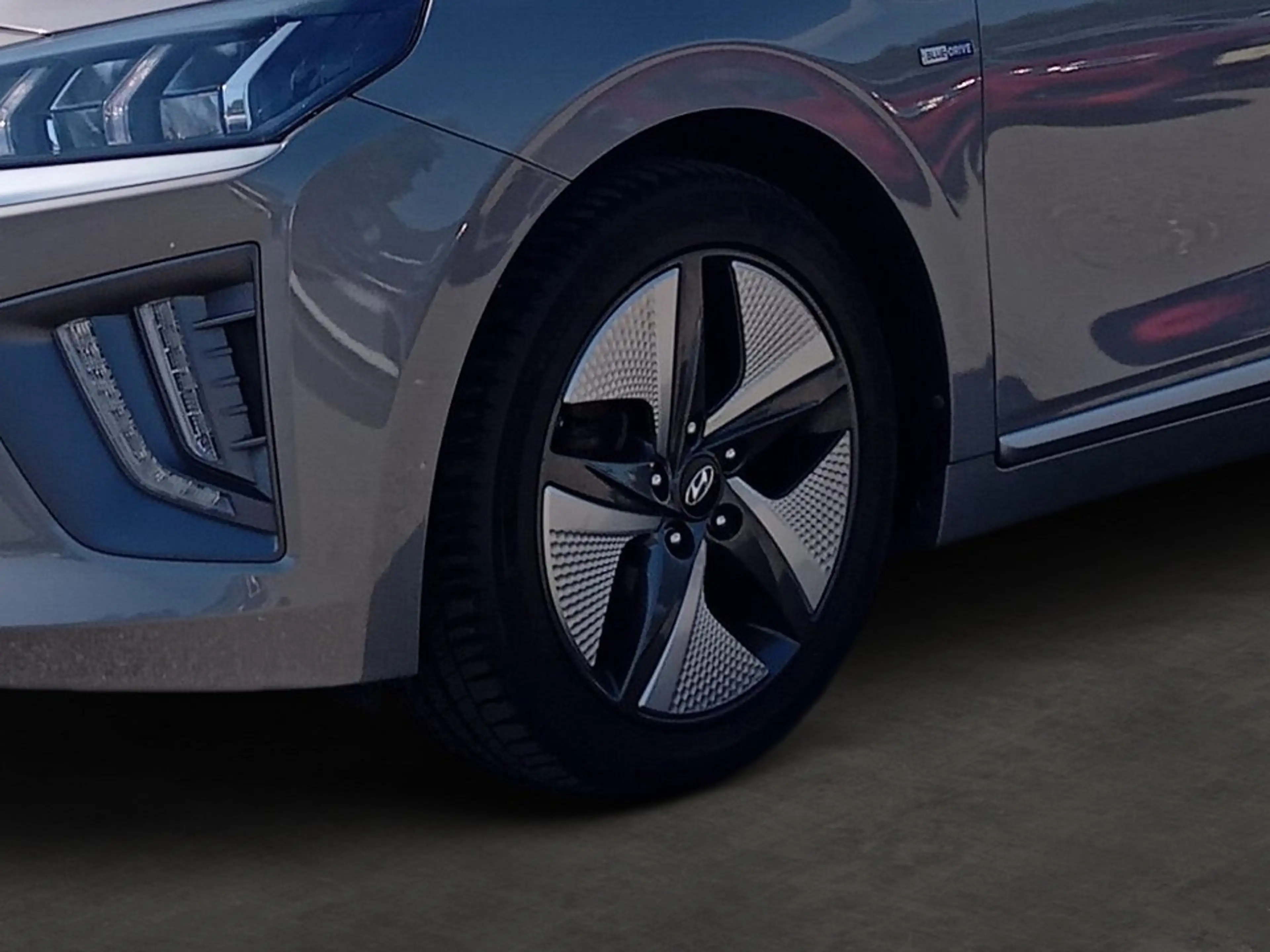 Hyundai IONIQ — photo 6