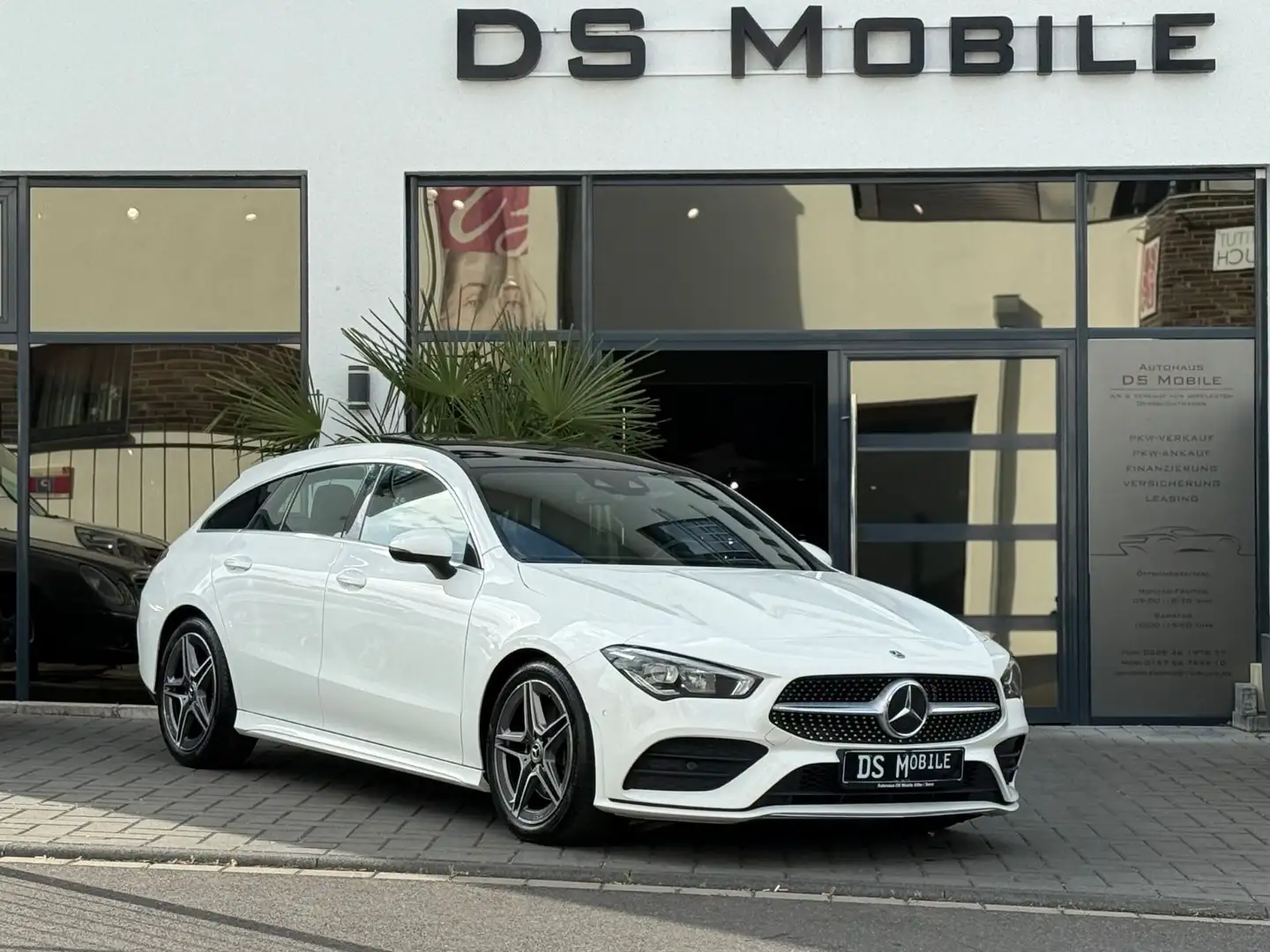 Mercedes-Benz CLA 220 d  Shooting Brake AMG Line/Pano Blanc - 1