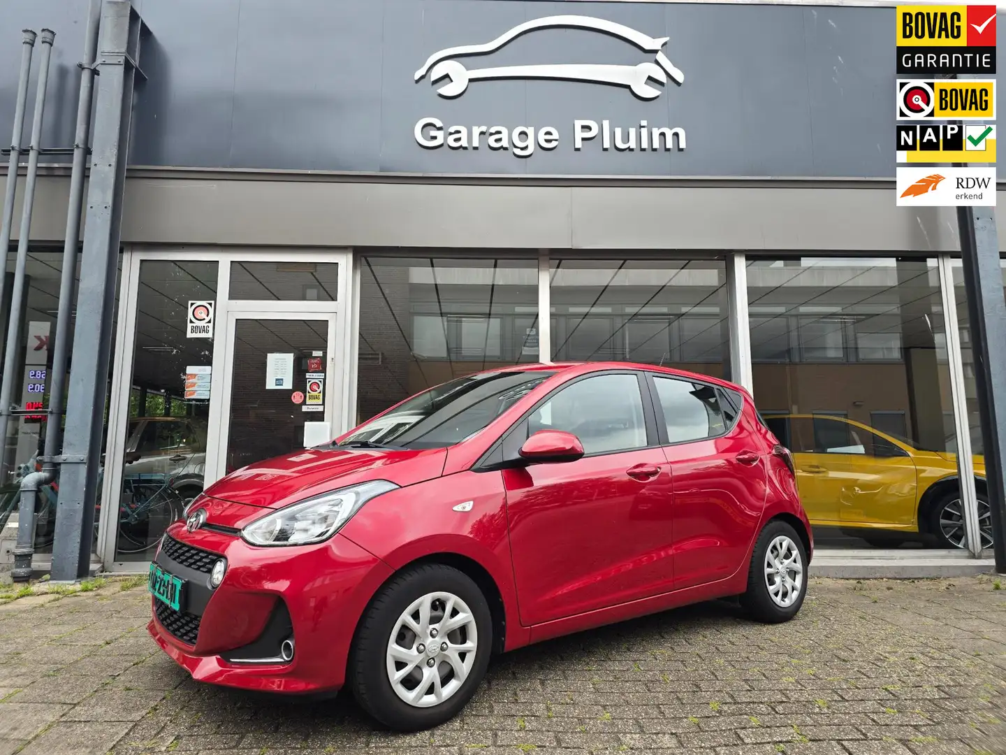 Hyundai i10 Hyundai 1.0i Comfort Airco/Cruise/Navi/PDC/ 1e eig Rood - 1