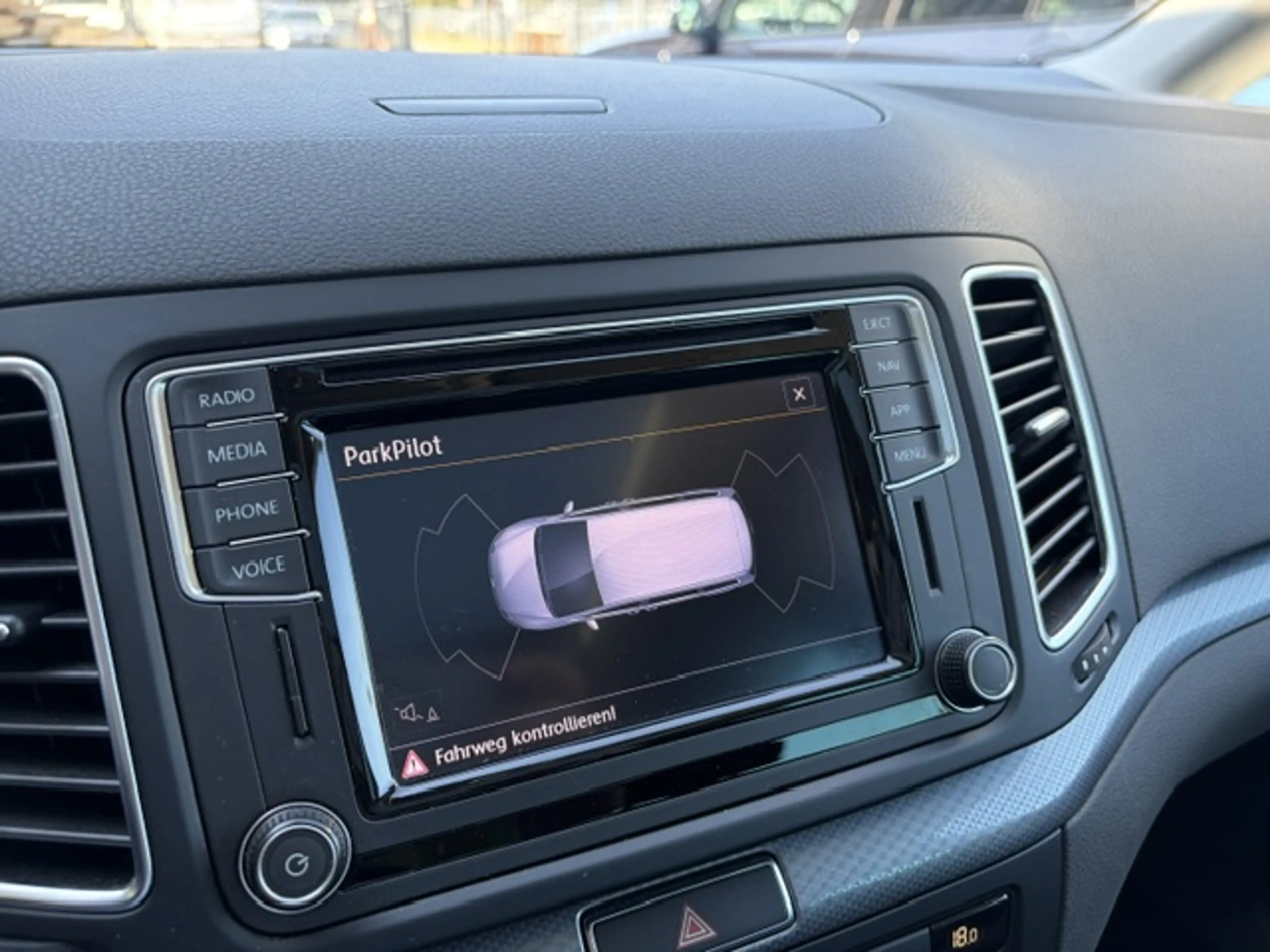 Volkswagen Sharan Sharan 1.4 TSI DSG Active — photo 15