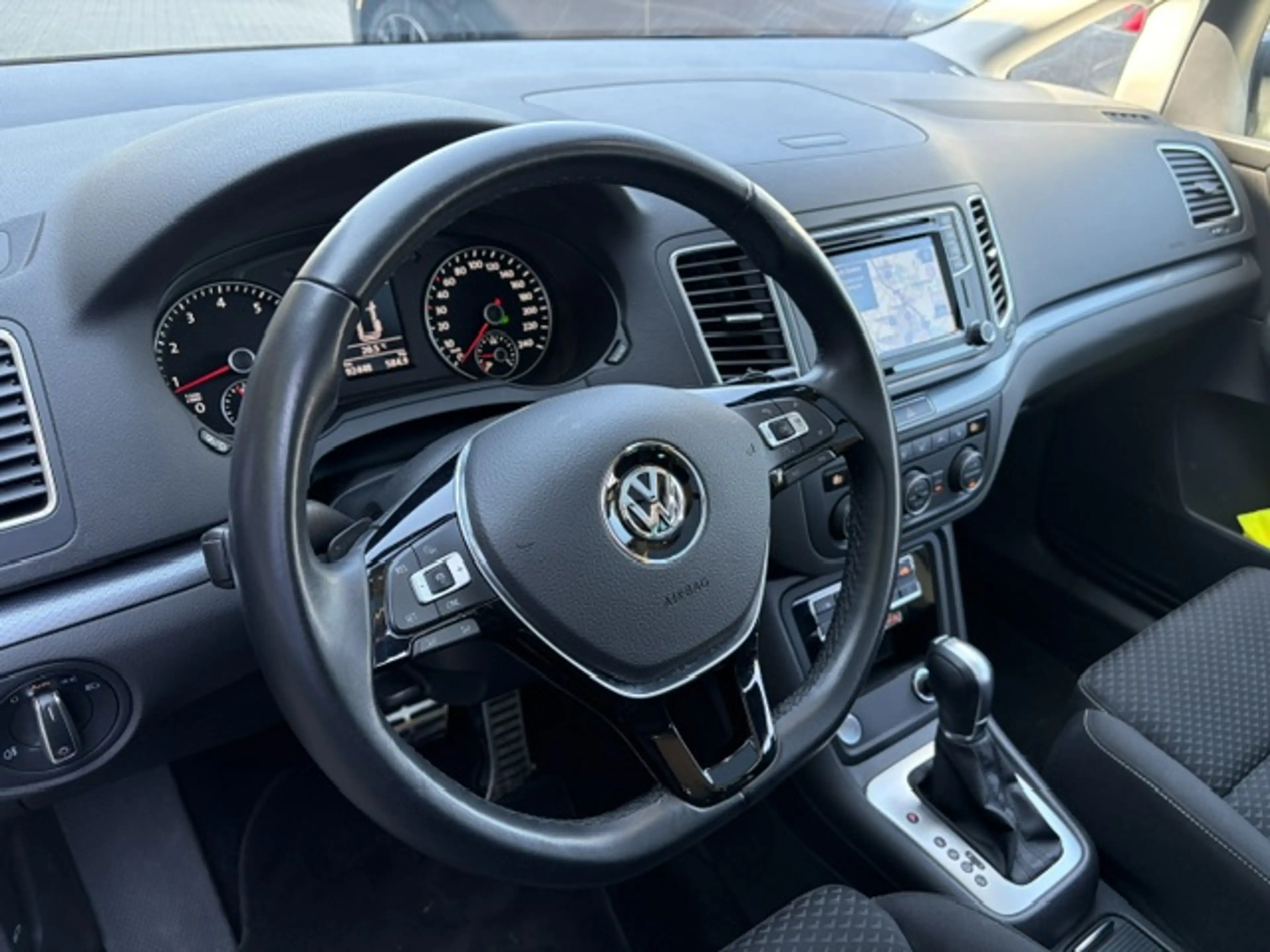 Volkswagen Sharan Sharan 1.4 TSI DSG Active — photo 7