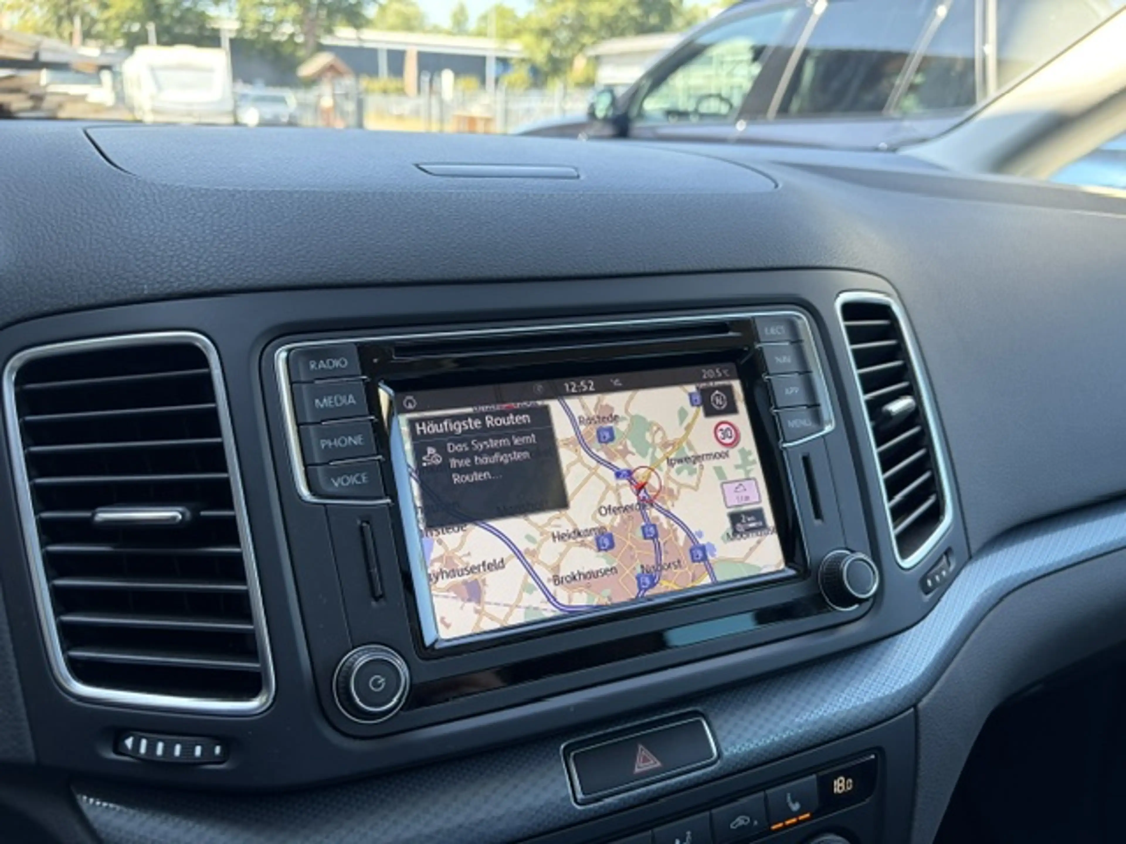Volkswagen Sharan Sharan 1.4 TSI DSG Active — photo 8