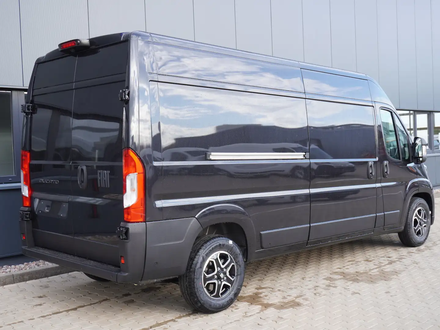 Fiat Ducato 35 L3H2 180 AT / Beifahrereinzelsitz Schwarz - 2