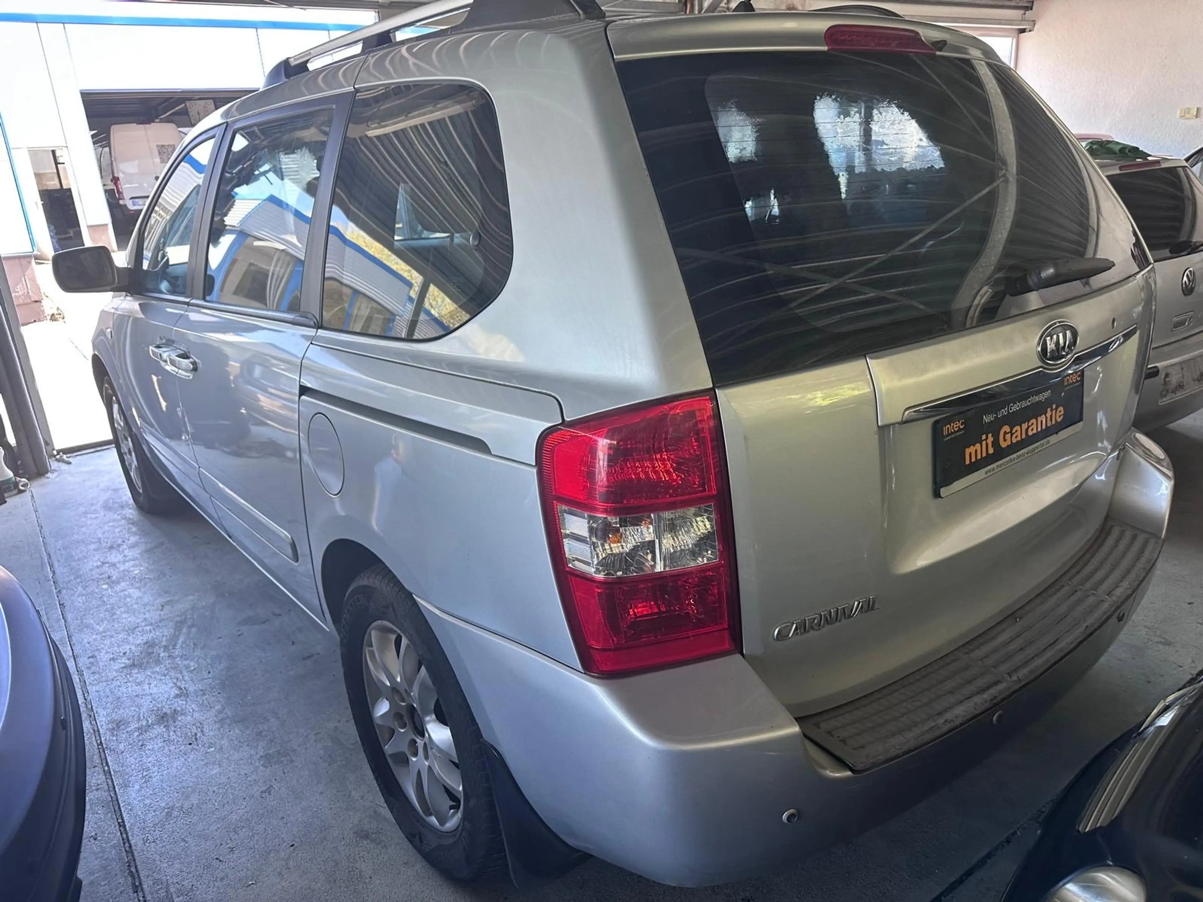 Kia Carnival 2.9 CRDi VGT EX Basis Automatik — photo 4