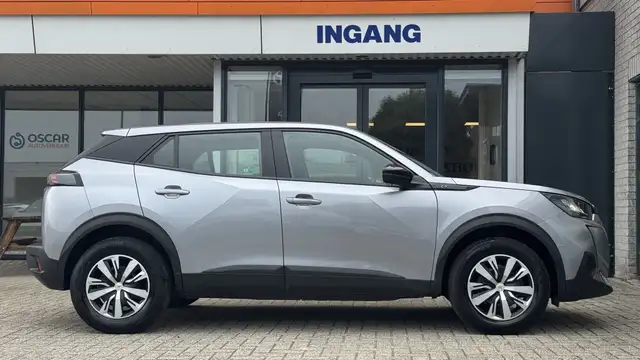 Peugeot E-2008 view 6
