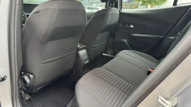 Peugeot E-2008 view 13