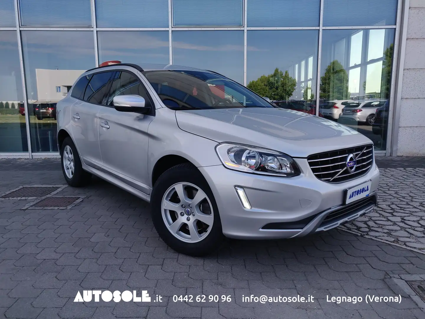 Volvo XC60 XC60 2.4 D4 Business AWD Automatica Argento - 1