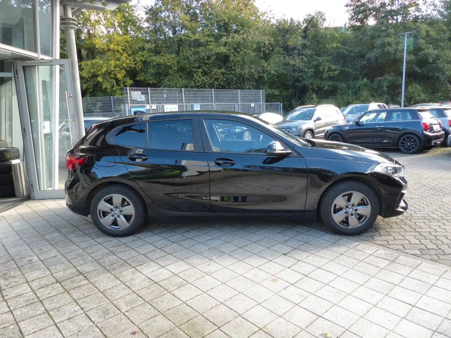 BMW 118 i Aut. "Advantage",Navigation,Klimaaut. uvm. Schwarz - 2