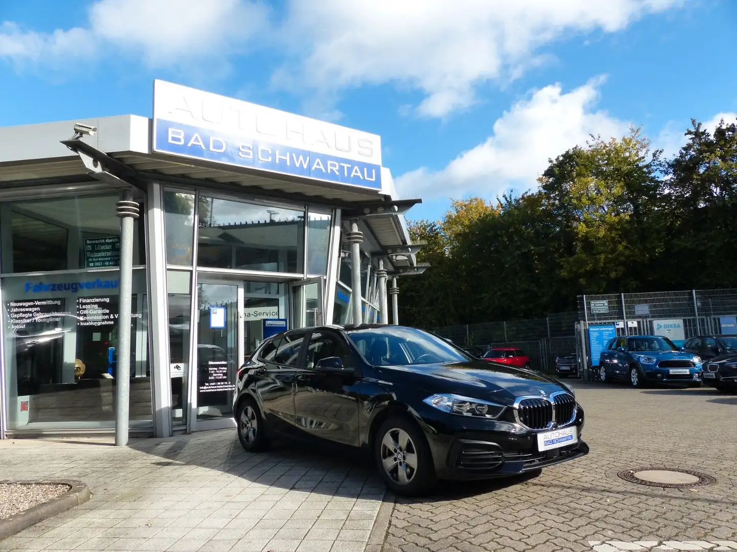BMW 118 i Aut. "Advantage",Navigation,Klimaaut. uvm. Schwarz - 1