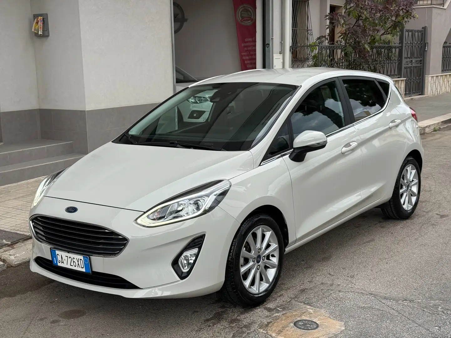 Ford Fiesta 1.5 EcoBlue 5P Titanium LED CARPLAY Bianco - 1
